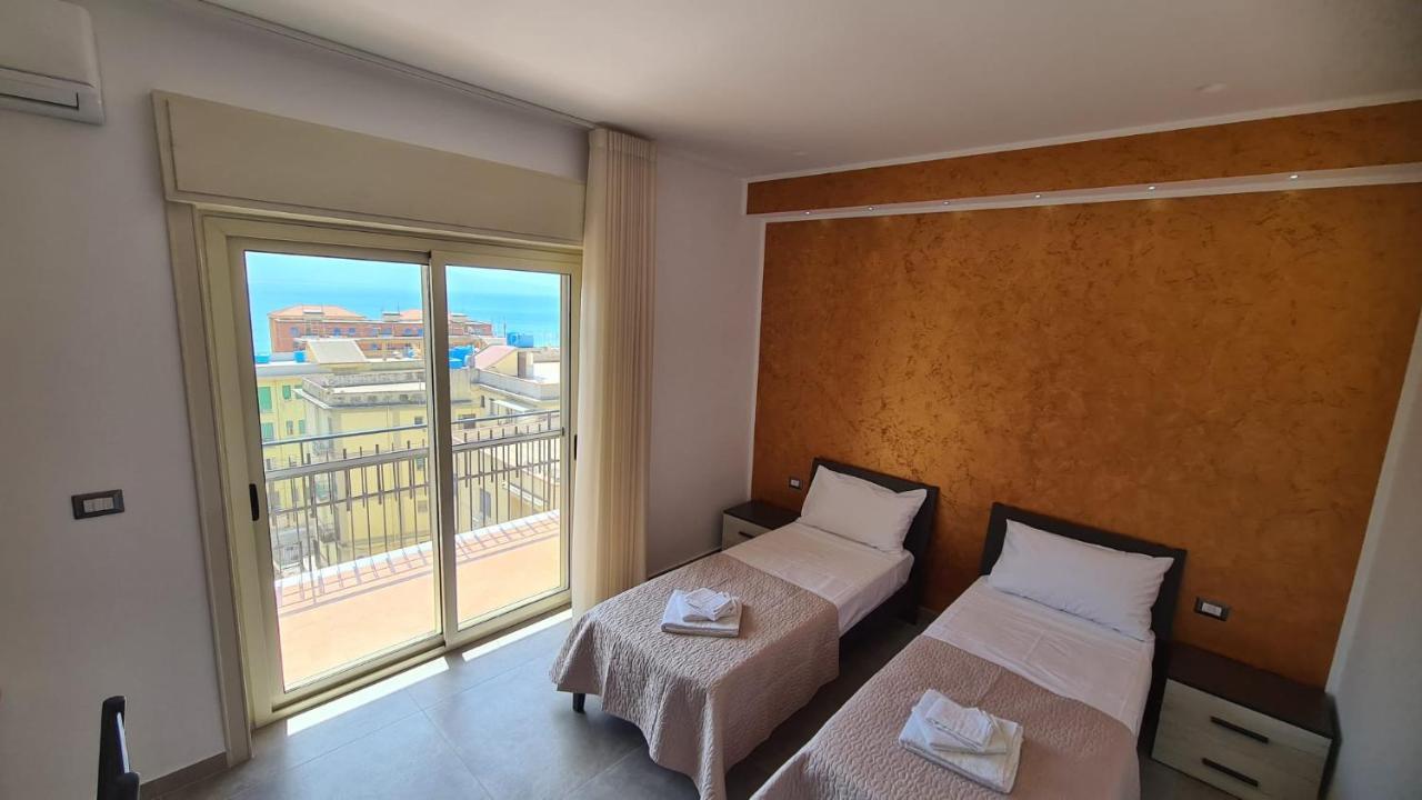 Casa Veneziano Bed & Breakfast Messina Exterior foto